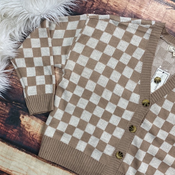 SOLD Checkered Tan and White Cardigan Sweater - Picture 3 of 7
